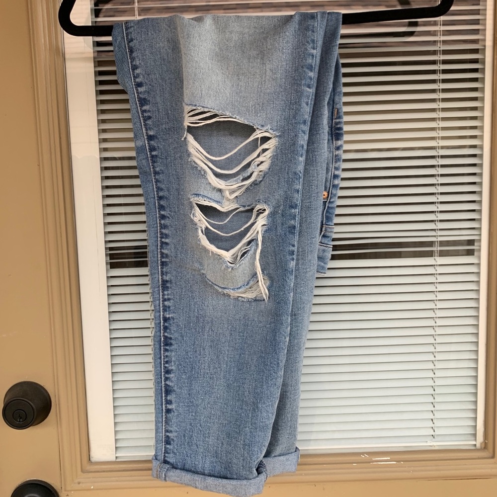 High-Wasted Ripped Jeans